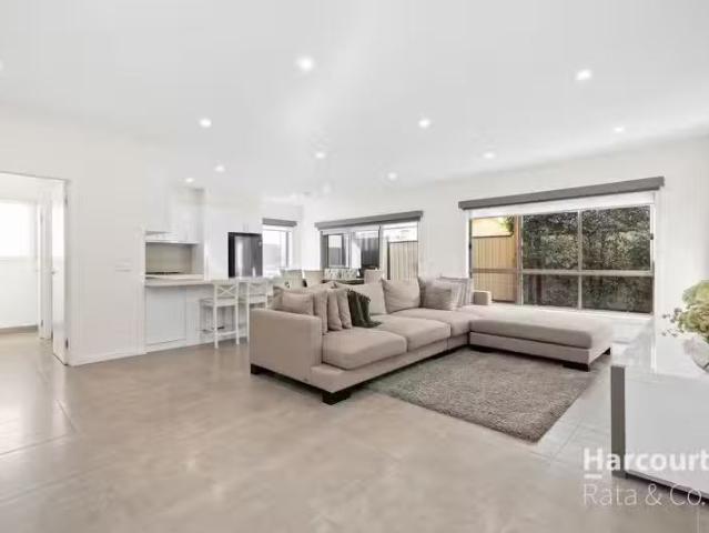 Nice 3 BR 3/16 Grimwade Street, Reservoir, VIC 3073 Townhous.