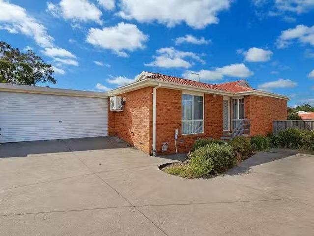 Deal! 3 BR 3/12 Daniel Drive, LANGWARRIN, VIC 3910 Unit for.