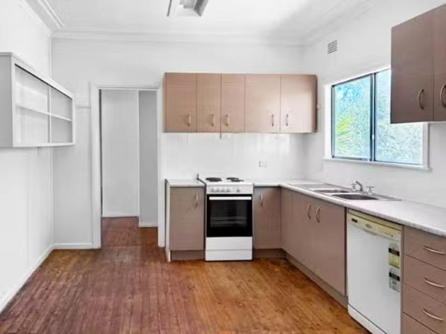 New 3 BR 324 Edward Street, Moree House for rent Listed by Ma.