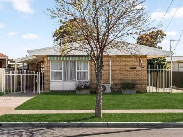 Nice 3 BR 32 Willbirds Avenue, SEATON, SA 5023 House for Rent