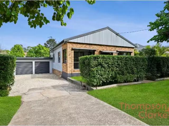 Nice 3 BR 33 Day Street, EAST MAITLAND House for rent Listed.