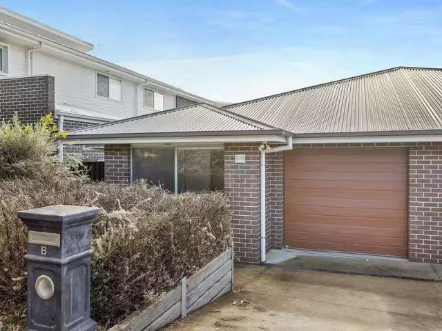 Unique 3 BR 370B Bong Bong Road, Horsley, NSW 2530 Duplex /.