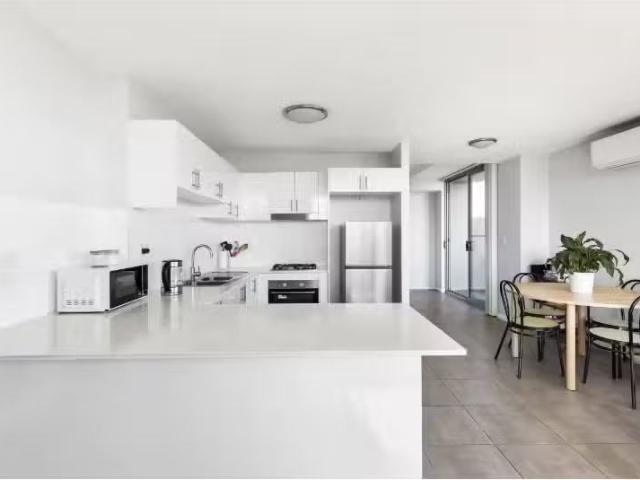 Unique 3 BR 38/40 50 Union Road, PENRITH Apartment for rent L.