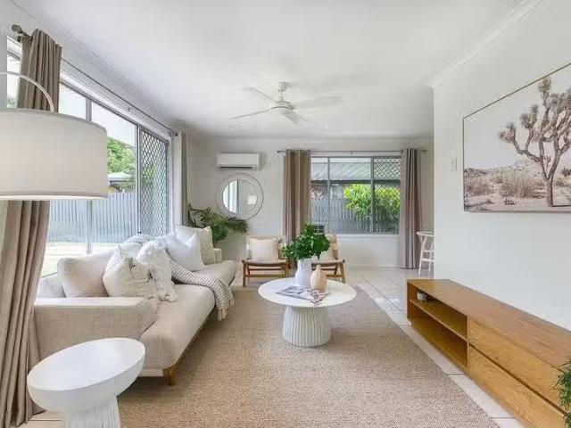 Cozy 3 BR 39 Lislane Street, Ferny Grove, QLD 4055