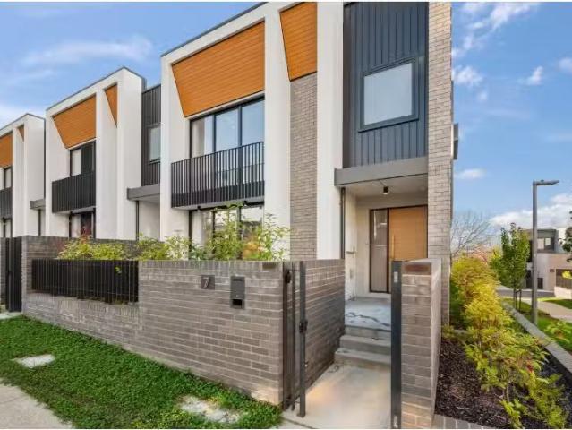 Rental! 3 BR 7 Thermopylae Lane, Red Hill Townhouse for rent.