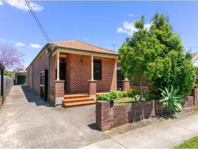 Charming 3 BR 7 Windsor Avenue, Croydon Park House for rent L.
