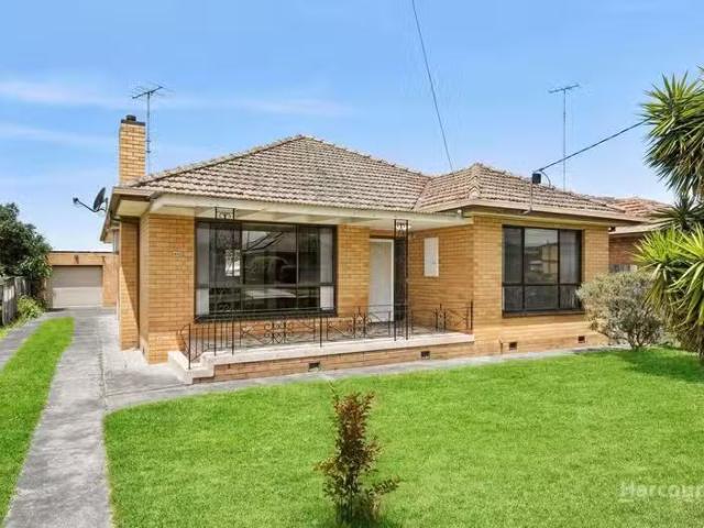 For Rent! 3 BR 40 Walsgott Street, North Geelong, VIC 3215 H.