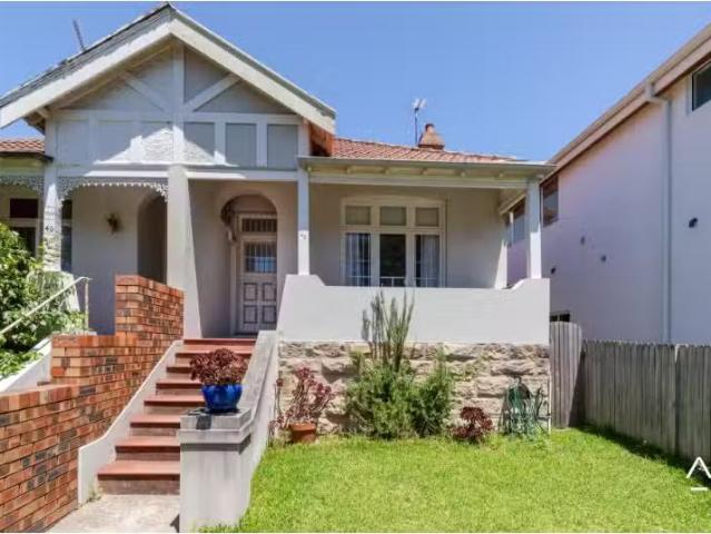 Nice 3 BR 42 Francis Street, Bondi Beach House for rent Liste.