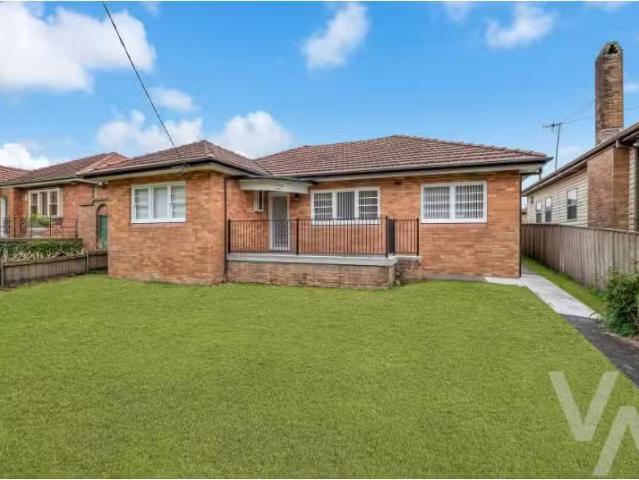 Cheap 3 BR 438 Brunker Road, Adamstown Heights House for rent.
