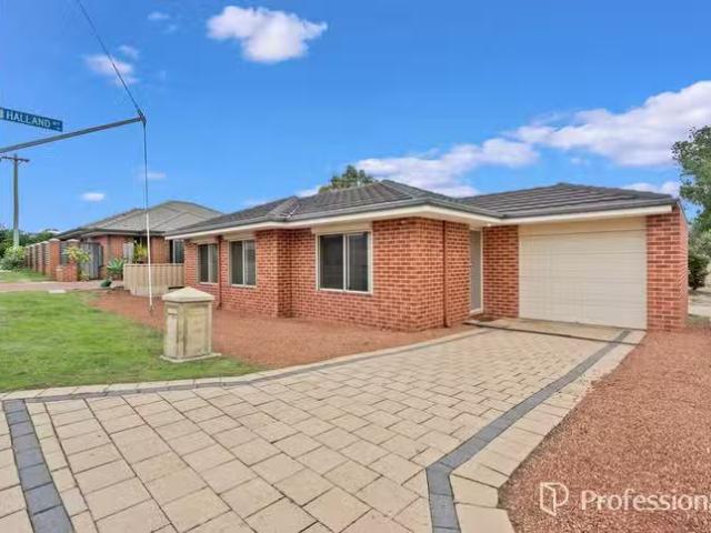 Unique 3 BR 43A Stroughton Road, Westminster, WA 6061