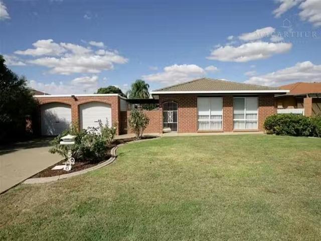 New 3 BR 45 Balleroo Crescent, Glenfield Park House for rent.
