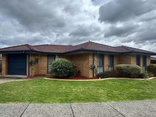 For Rent! 3 BR 45 Lambourne Avenue, Rowville, VIC 3178