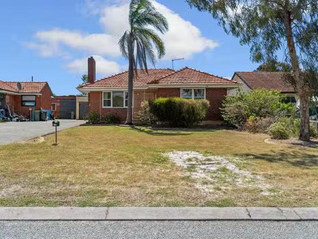 Nice 3 BR 46 Hopkinson Way, Wilson, WA 6107
