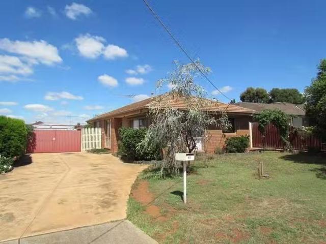 Rental! 3 BR 47 Gunnawarra Road, Kurunjang, VIC 3337