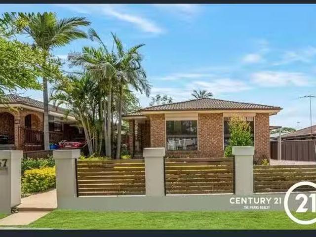 Charming 3 BR 47 Prairie Vale Road, Bossley Park, NSW 2176