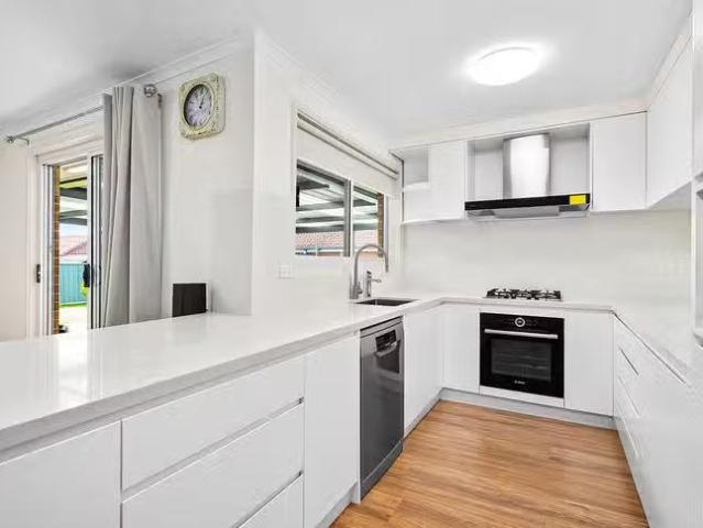 Cozy 3 BR 4 Georgina Street, Bonnyrigg Heights, NSW 2177