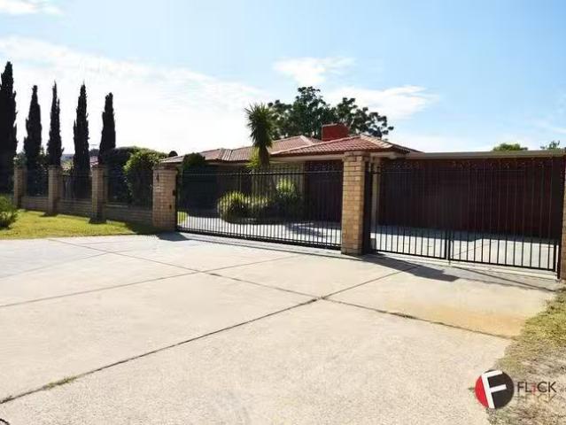 Deal! 3 BR 4 St Lawrence Drive, Beechboro, WA 6063