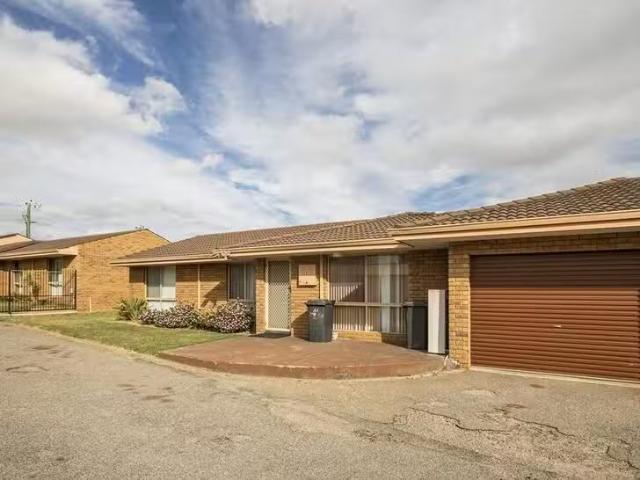 Deal! 3 BR 4B Koolinda Street, Geraldton, WA 6530