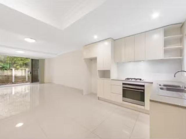 Charming 3 BR 5/17 Yardley Avenue, WAITARA Apartment for rent.