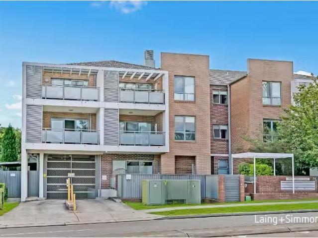 Nice 3 BR 5/25 27 Mamre Rd, St Marys Apartment for rent Liste.