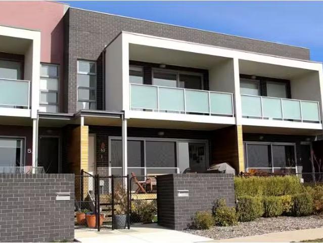 Cheap 3 BR 52 Edgeworth Parade, Coombs House for rent Listed.
