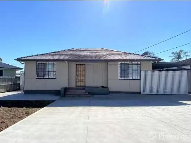 Cozy 3 BR 53 De Meyrick Avenue, Casula House for rent Listed.