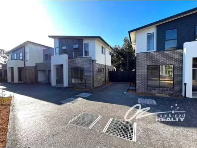 Just in! 3 BR 5/43 Tahnee Street, Sanctuary Point Apartment fo.