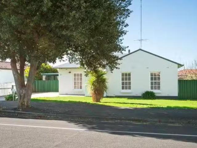 Charming 3 BR 55 Boandik Terrace, Mount Gambier, SA 5290