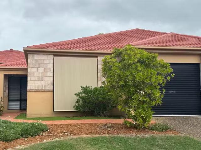 Unique 3 BR 57/24 Amsonia Court, ARUNDEL, QLD 4214 House for.