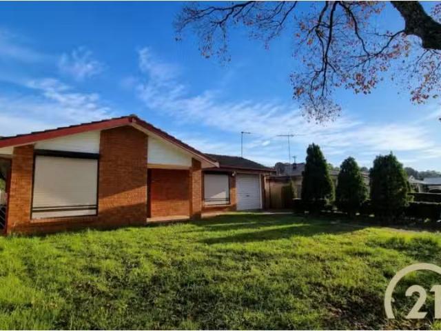 Just in! 3 BR 57 Winburndale Road, Wakeley House for rent Lis.