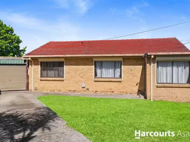 Unique 3 BR 5 Central Avenue, Dandenong North, VIC 3175 Hous.