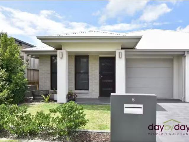 Just in! 3 BR 5 Robusta Street, Fletcher House for rent Liste.
