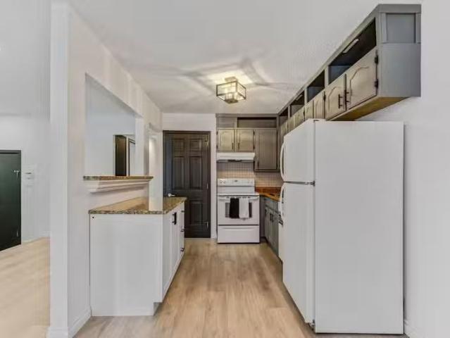 Rental! 3 BR 60406261 141 Red Oak Dr
