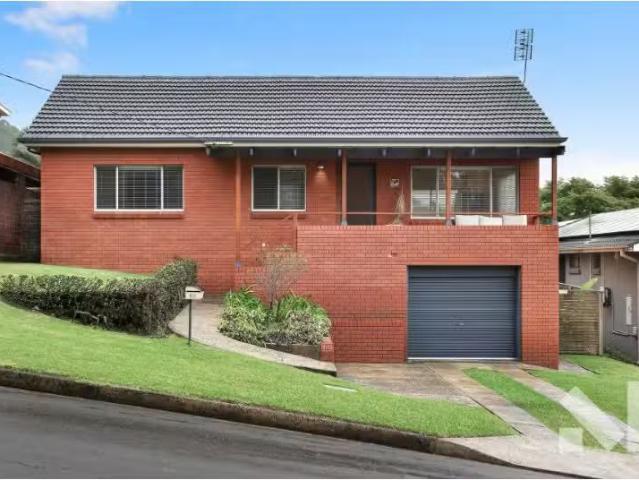 Deal! 3 BR 60 Gahans Avenue, Woonona House for rent Listed by.