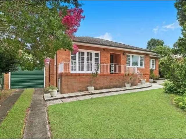 Cozy 3 BR 62 Yanko Rd, West Pymble House for rent Listed by W.