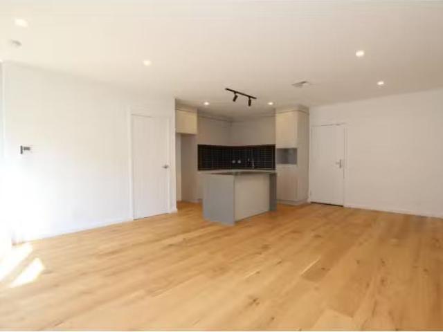 New 3 BR 67 Beechworth Street, WATSON Townhouse for rent List.