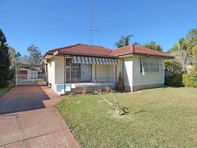 Charming 3 BR 6 Naelcm Avenue, Killarney Vale, NSW 2261