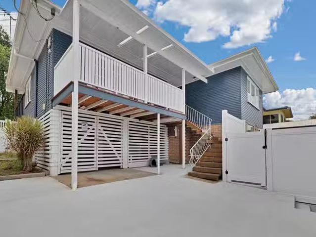 Cheap 3 BR 6 Oberon Street, Morningside, QLD 4170