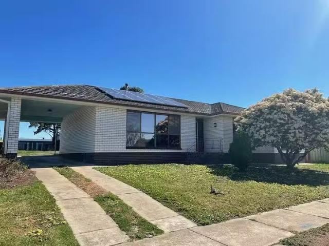 Unique 3 BR 6 Shirreff Street, Stawell, VIC 3380