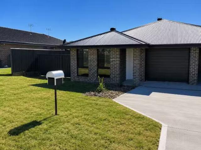 Cheap 3 BR 6A Cliffdale Place, KOOTINGAL House for rent Liste.