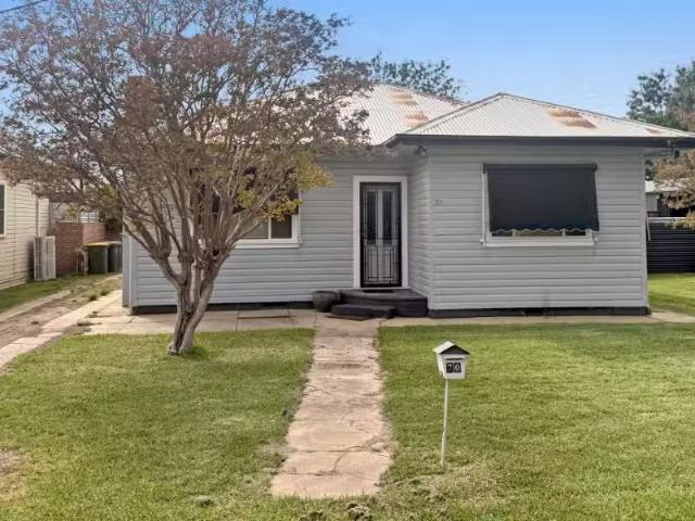 Just in! 3 BR 70 Ferry Street, FORBES House for rent Listed b.