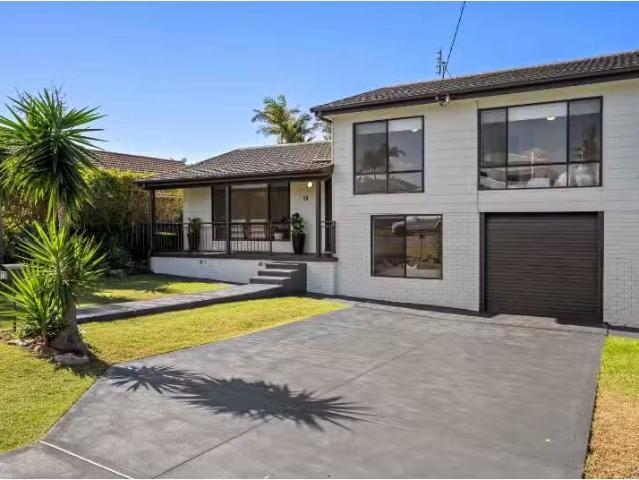 Nice 3 BR 73 Caves Beach Road, CAVES BEACH House for rent Lis.