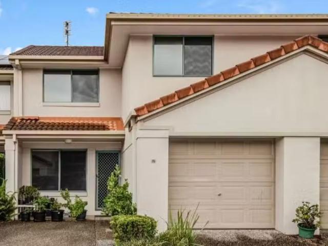 Deal! 3 BR 75/21 Regensberg Close, Varsity Lakes, QLD 4227 T.
