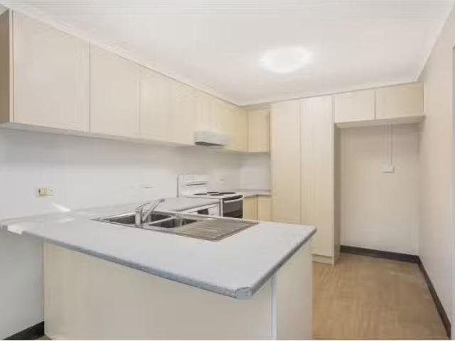 Cozy 3 BR 8/10 Willandra Street, Lane Cove Townhouse for rent.