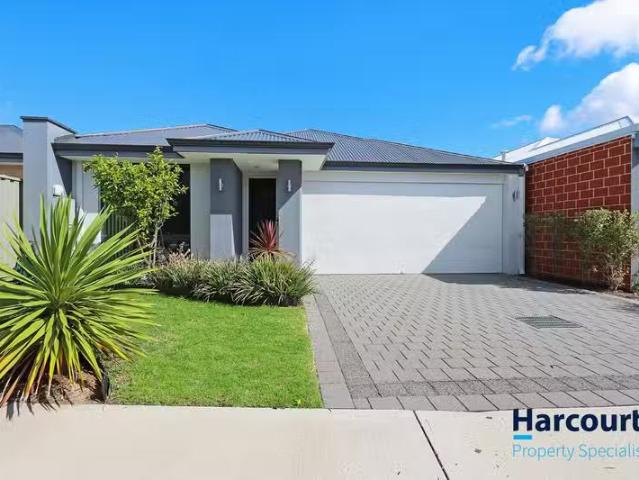 Charming 3 BR 83 Doryanthes Avenue, PIARA WATERS, WA 6112 Ho.