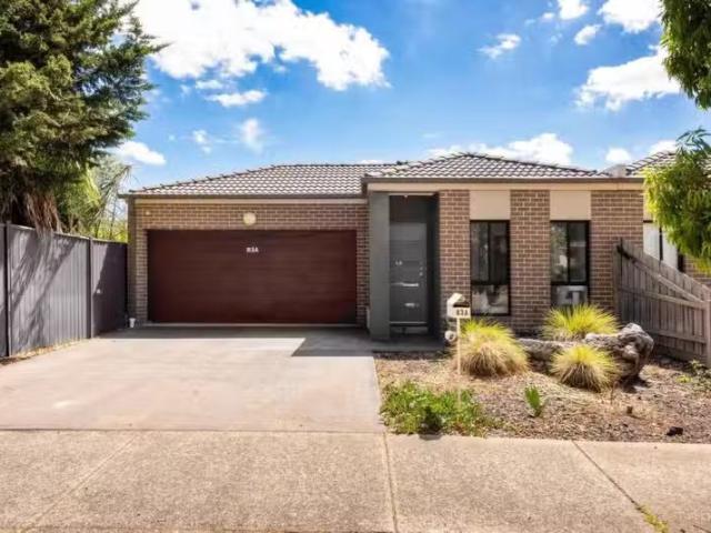 Cozy 3 BR 83A Brush Road, Epping VIC 3076 Unit Auction