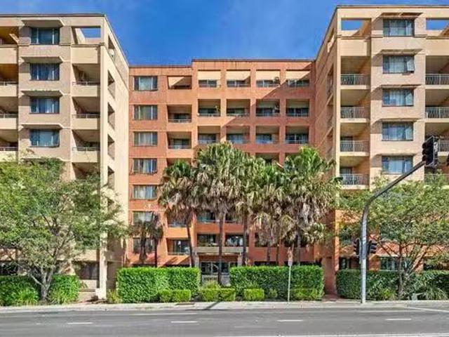 Unique 3 BR 88/564 576 Railway Parade, Hurstville, NSW 2220