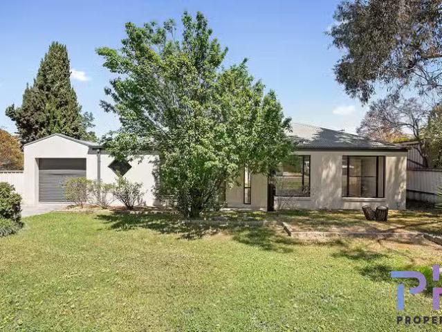 New 3 BR 8 Coralee Place, Golden Square, VIC 3555