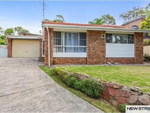Cozy 3 BR 8 Dale Close, Jewells House for rent Listed by Mela.