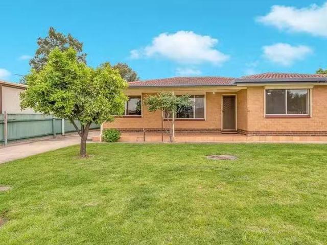 Nice 3 BR 8 Howard Street, Windsor Gardens, SA 5087